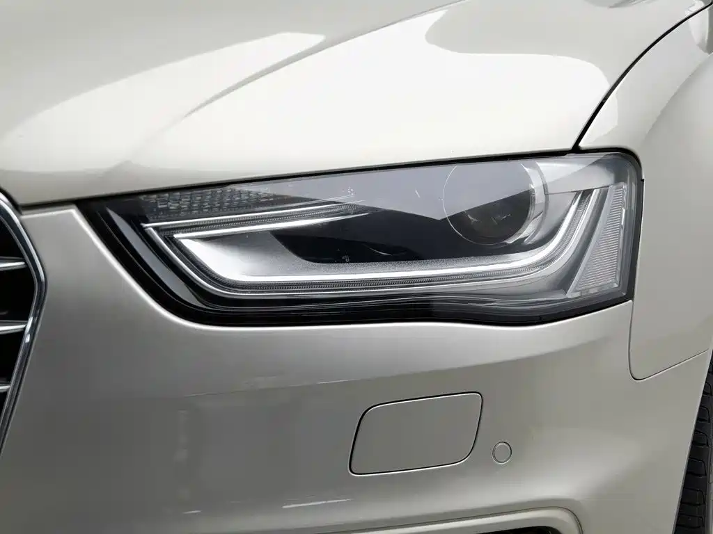 Фото 7 - Audi A4L