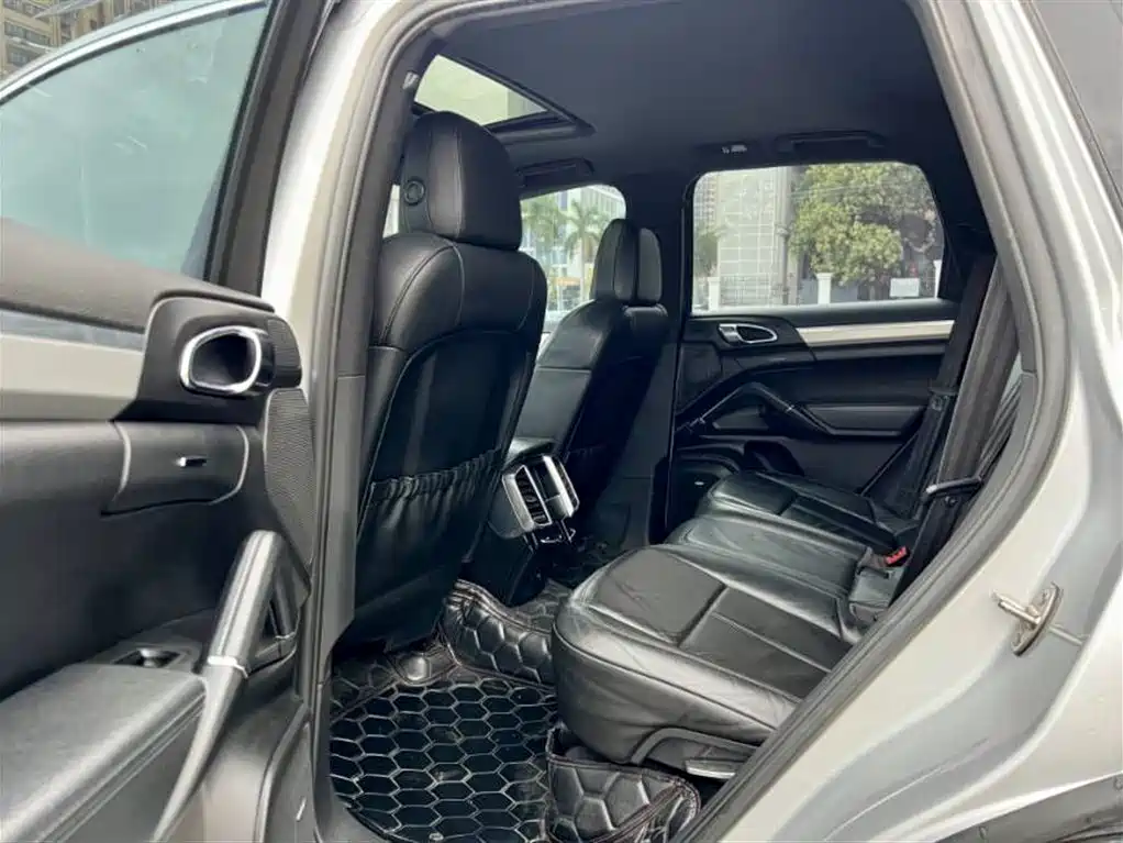 Porsche Cayenne 2011 Cayenne S 4.8L фото 6