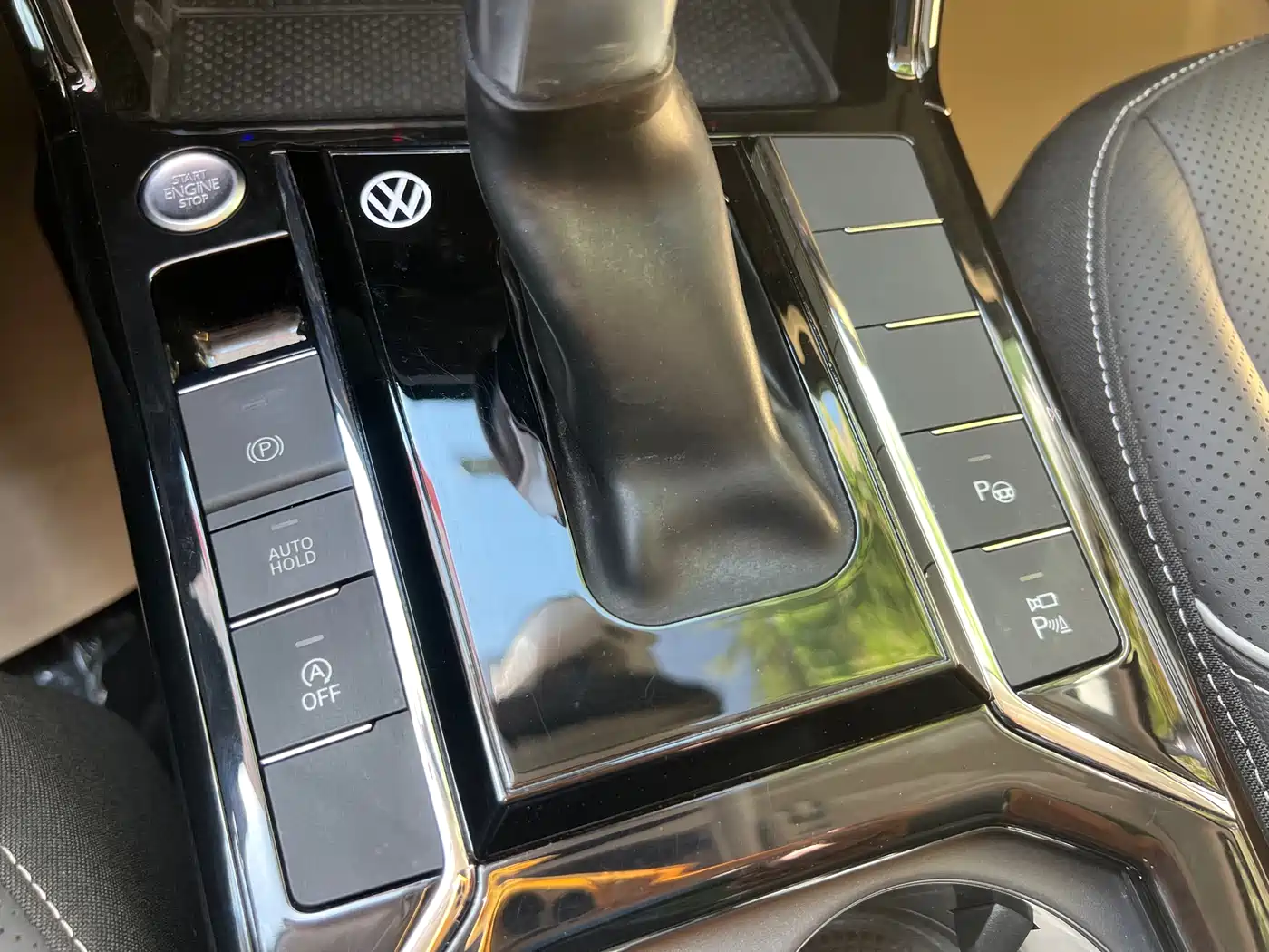 Volkswagen Passat 2024 380TSI Luxury фото 5