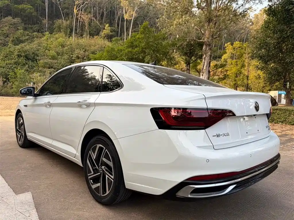 Volkswagen Sagitar 2023 Model Year 280TSI DSG Surpass Edition фото 9