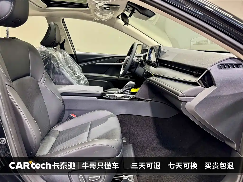Toyota Camry 2026 Hybrid 2.0HGVP Luxury Edition фото 19