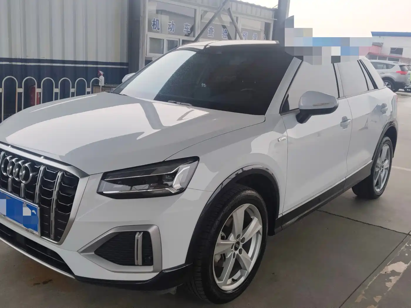 AUDI Q2L
