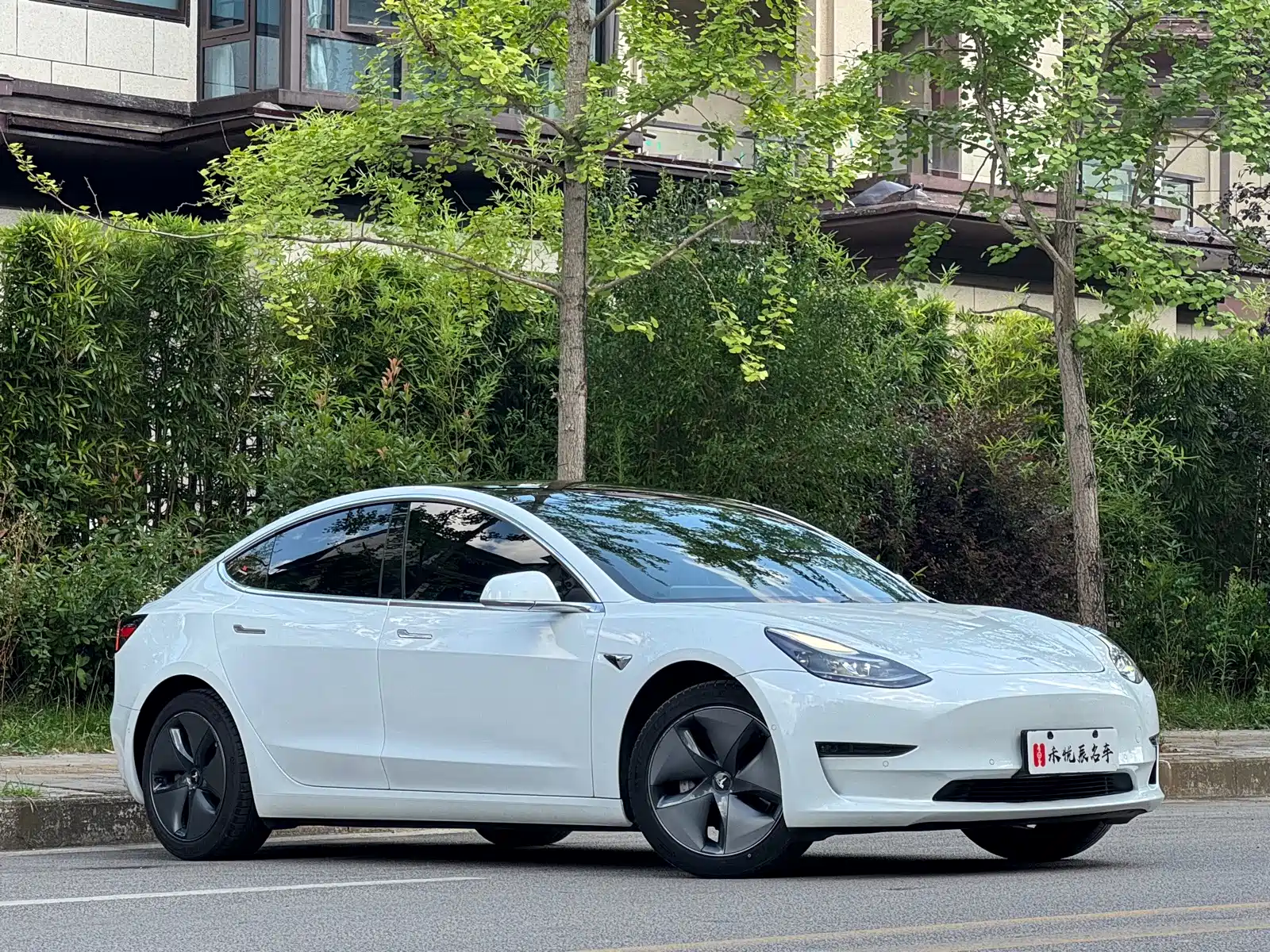 Фото 14 - Tesla Model 3