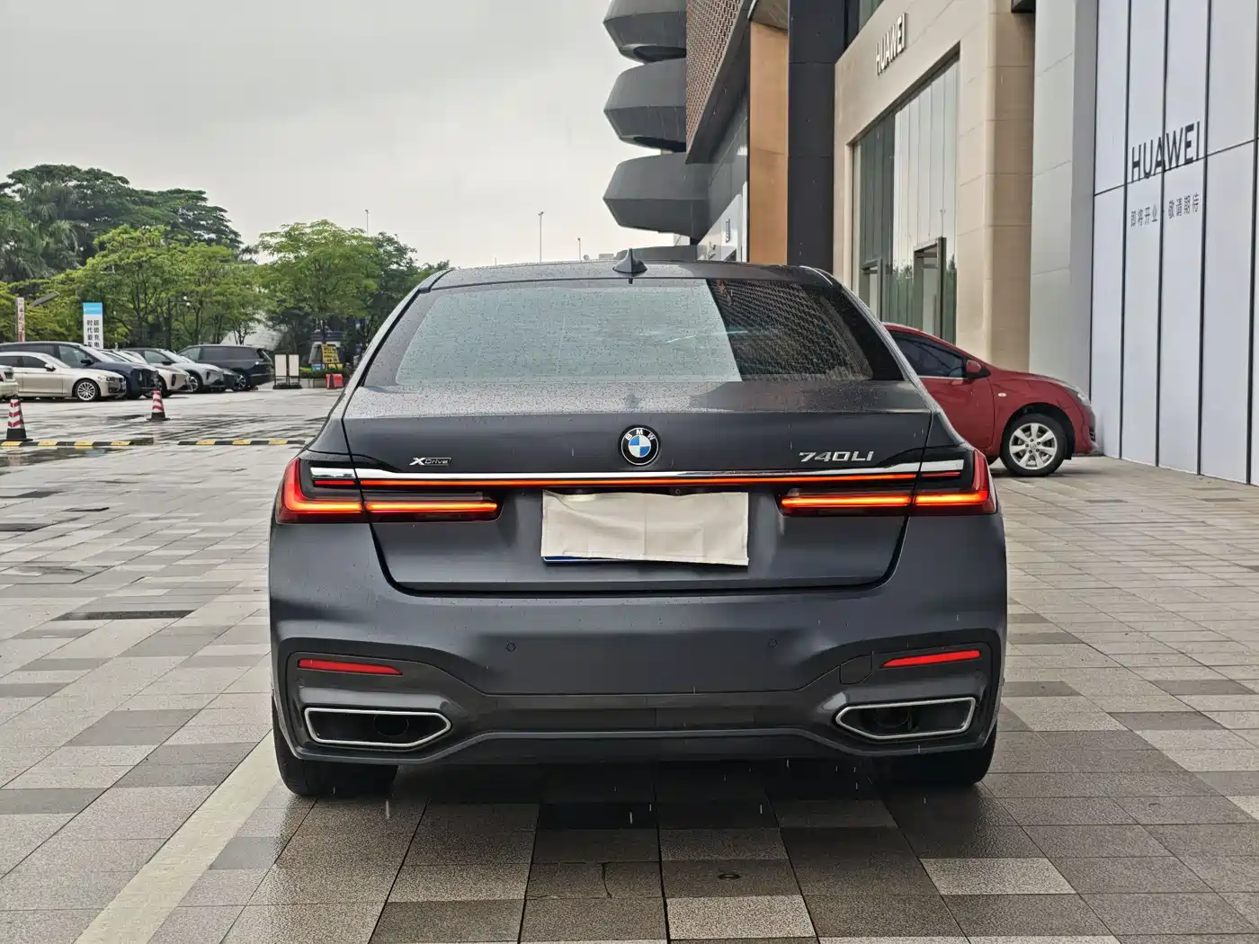 Photo 4 - BMW 7 Series