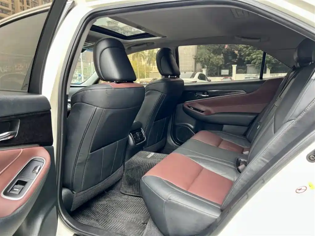 Toyota Crown 2018 2.0T Sport Edition фото 6