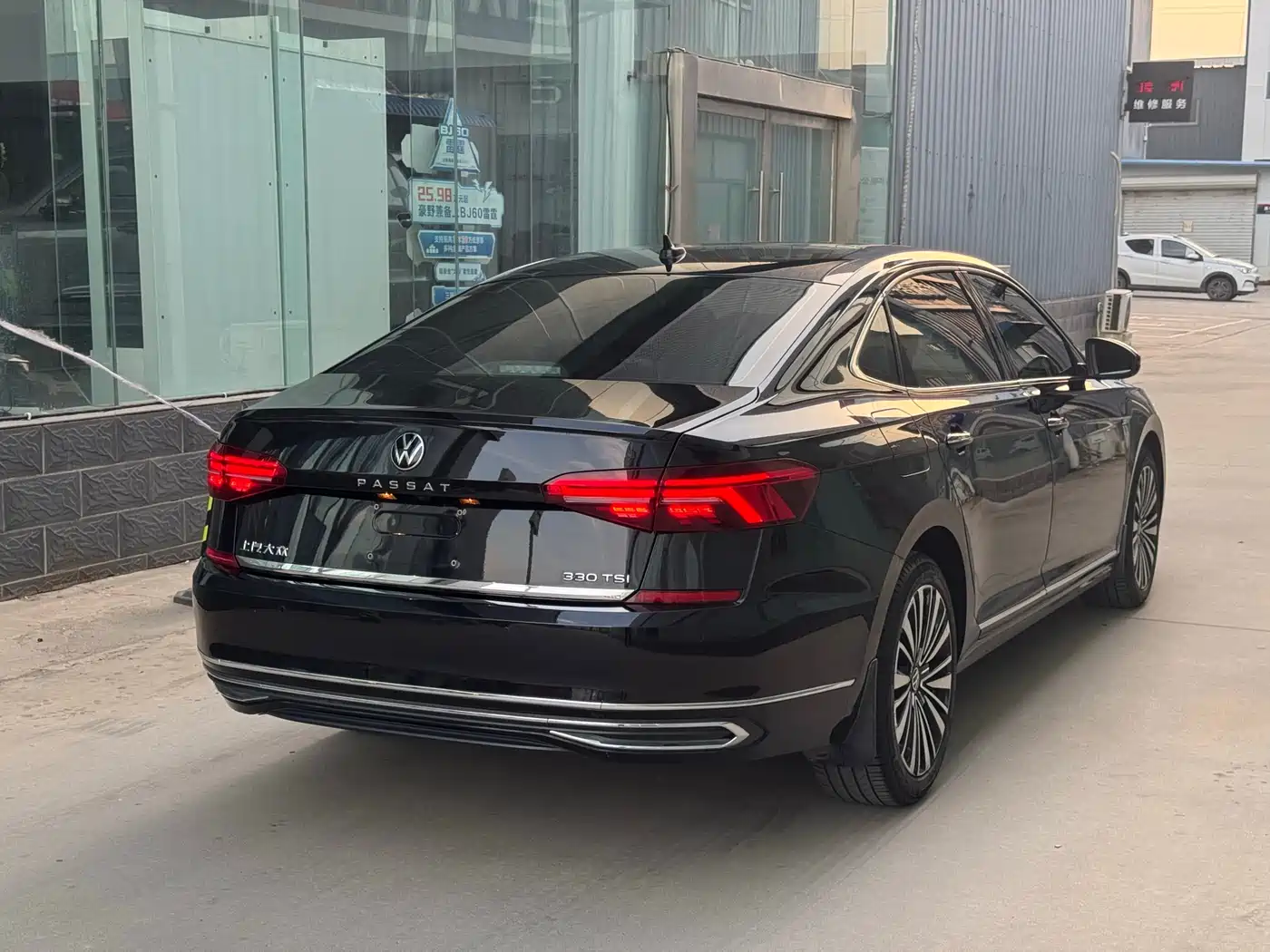 Volkswagen Passat 2021 Model 330TSI Premium Edition фото 4