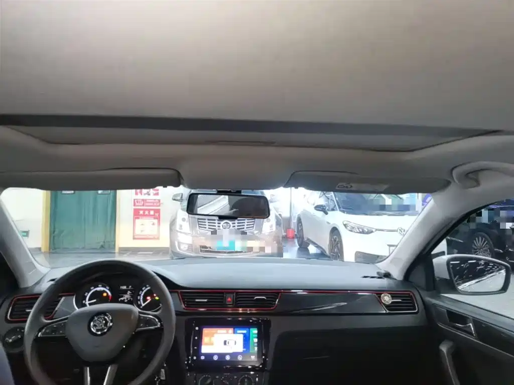 Škoda Skoda Rapid Spaceback 2020 1.5L Auto Comfort фото 18