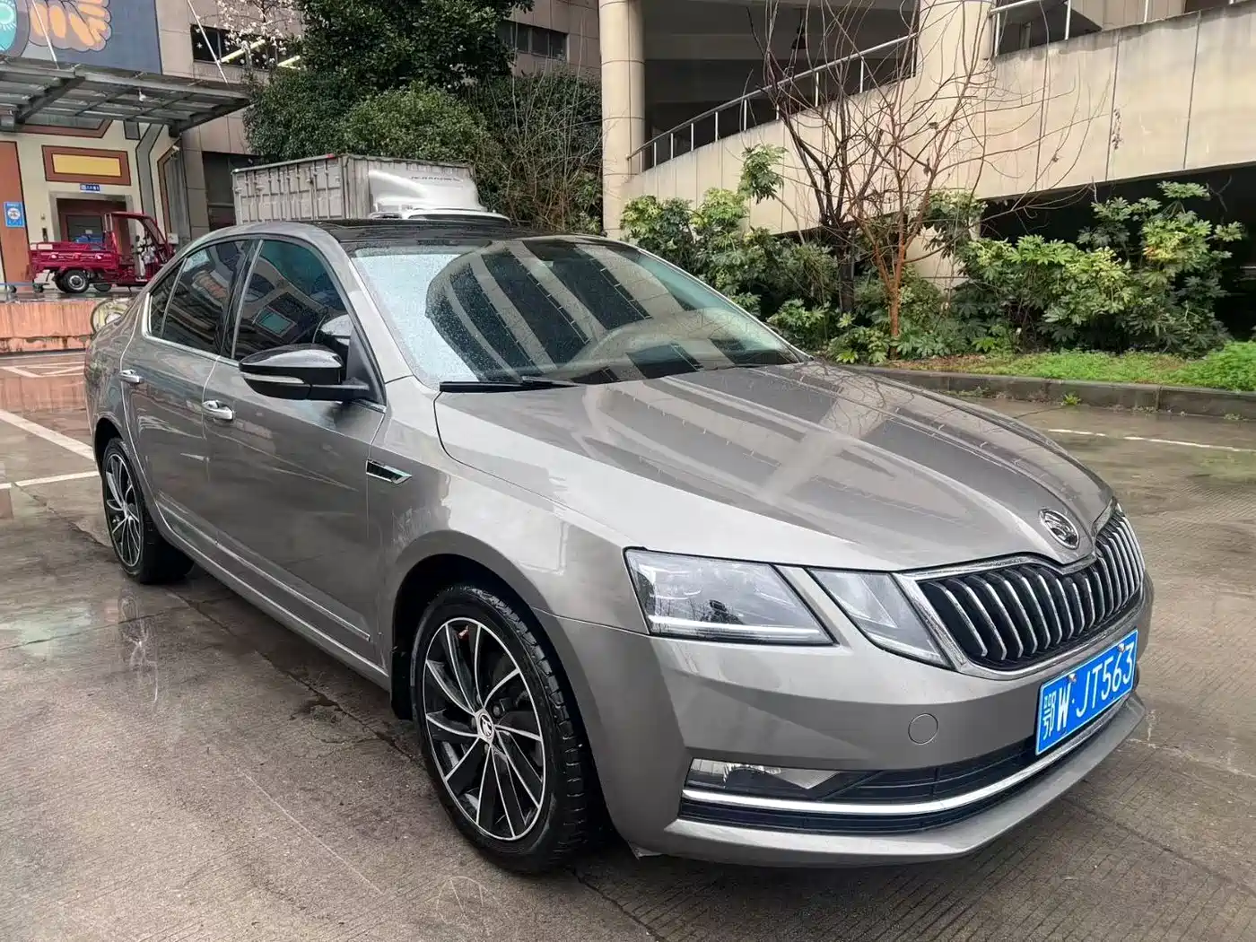 Škoda Octavia 2018 TSI280 DSG Luxury Edition фото 3