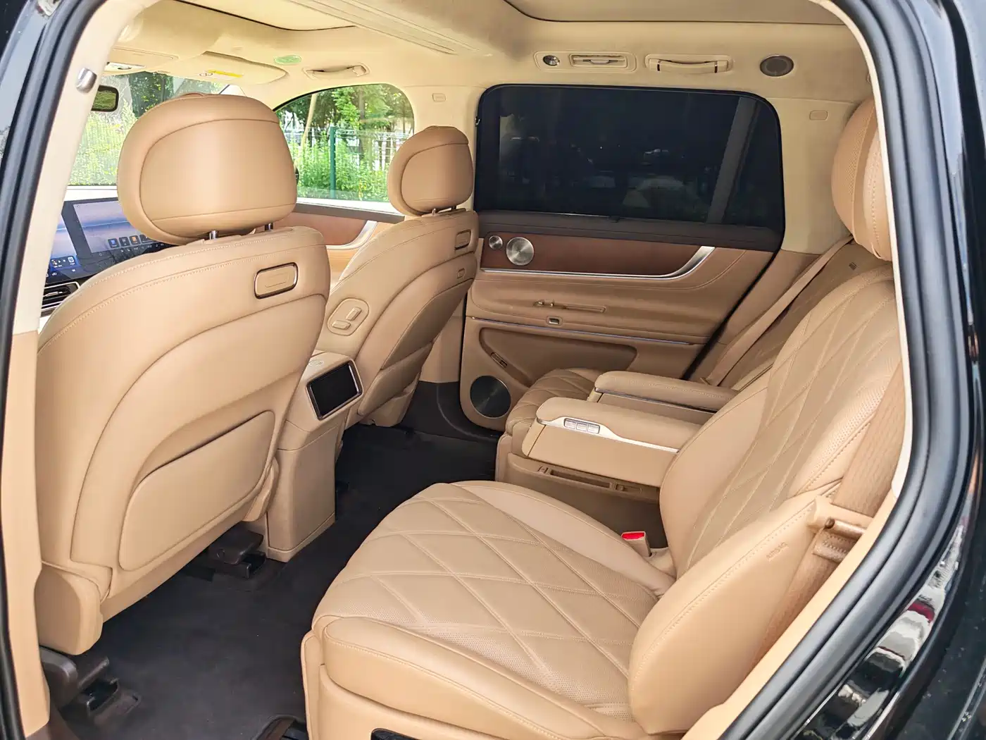 AITO Wenjie AITO M9 2025 Extended Range Ultra 52kWh 6-Seater фото 13