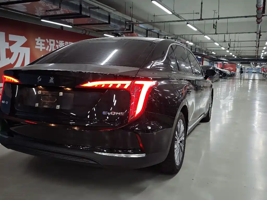 Hongqi E-QM5 2024 500km Travel Edition фото 7