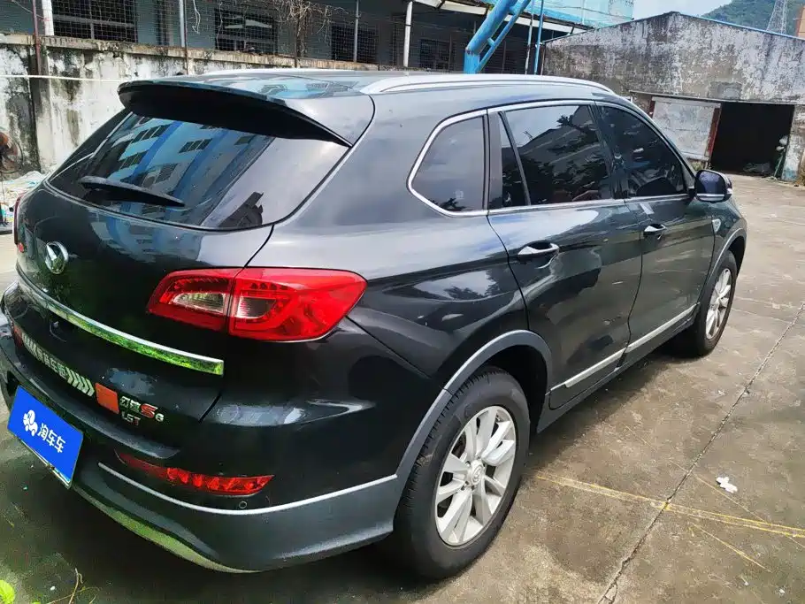 BAIC Huansu S6 2016 2017 1.5T CVT Premium