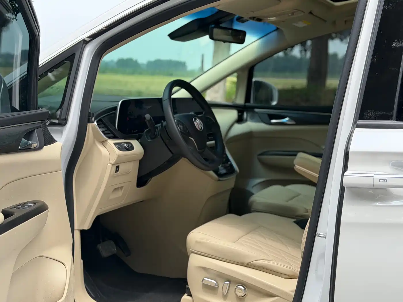 Buick GL8 2023 ES Landmaster Luxury фото 8