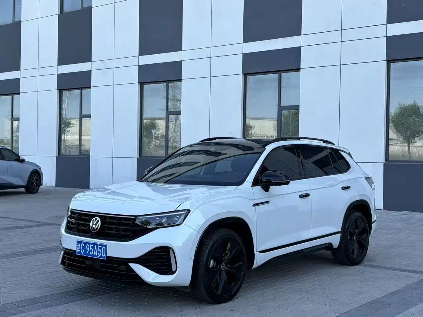 Volkswagen Tayron 2023 Facelift 380TSI 4WD R-Line High Performance Edition фото 3