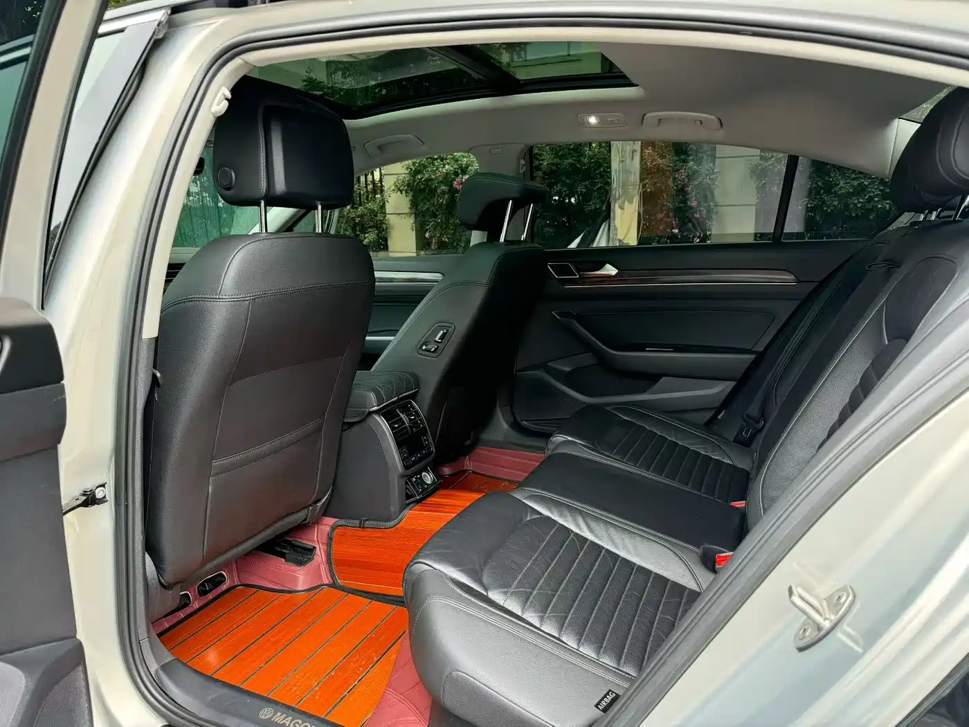 Volkswagen Magotan 2018 Facelift 330TSI DSG Luxury фото 6