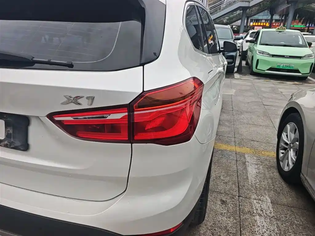BMW X1 2016 sDrive20Li Luxury Model фото 8