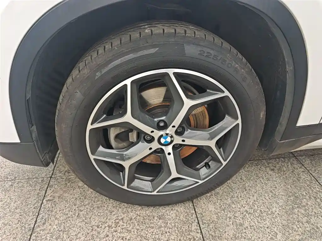 BMW X1 2016 sDrive20Li Luxury Model фото 23