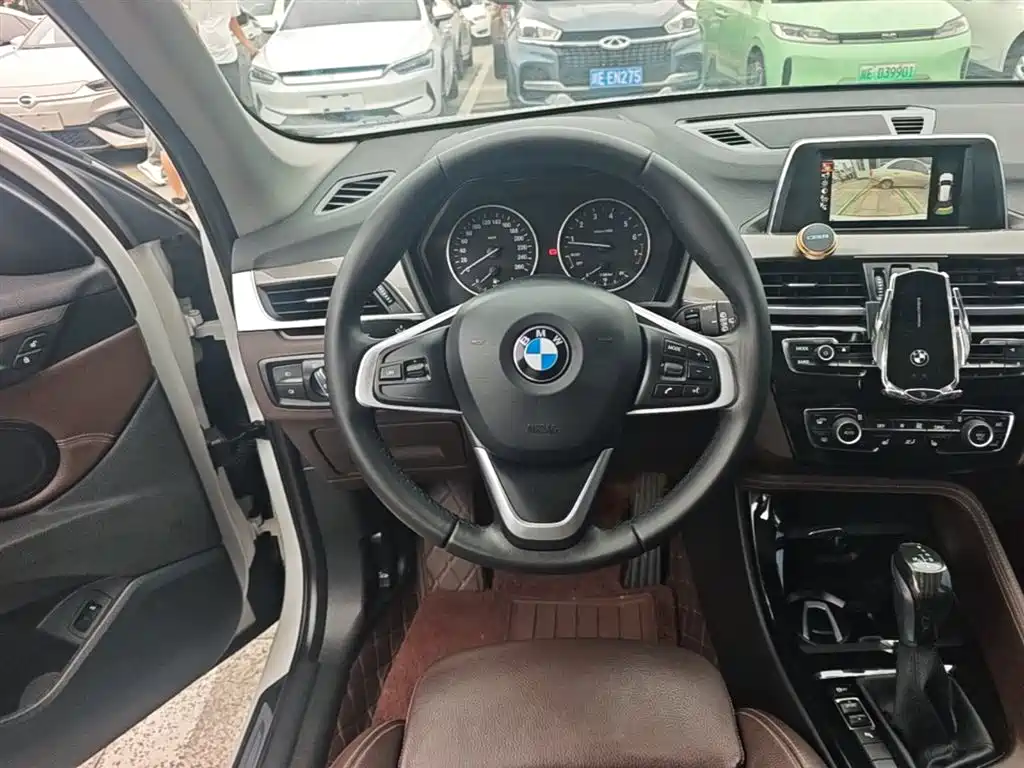 BMW X1 2016 sDrive20Li Luxury Model фото 11