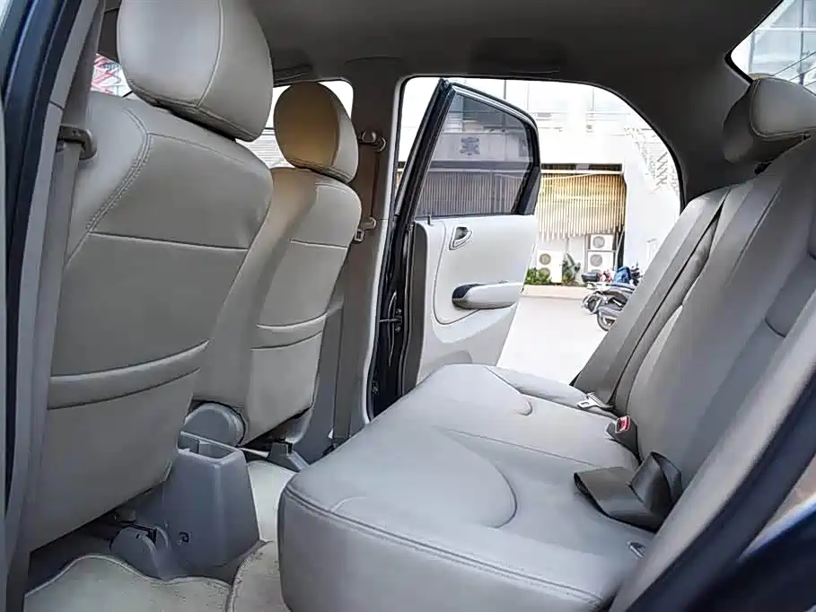 Everus S1 2012 2012 1.3L Automatic Comfort