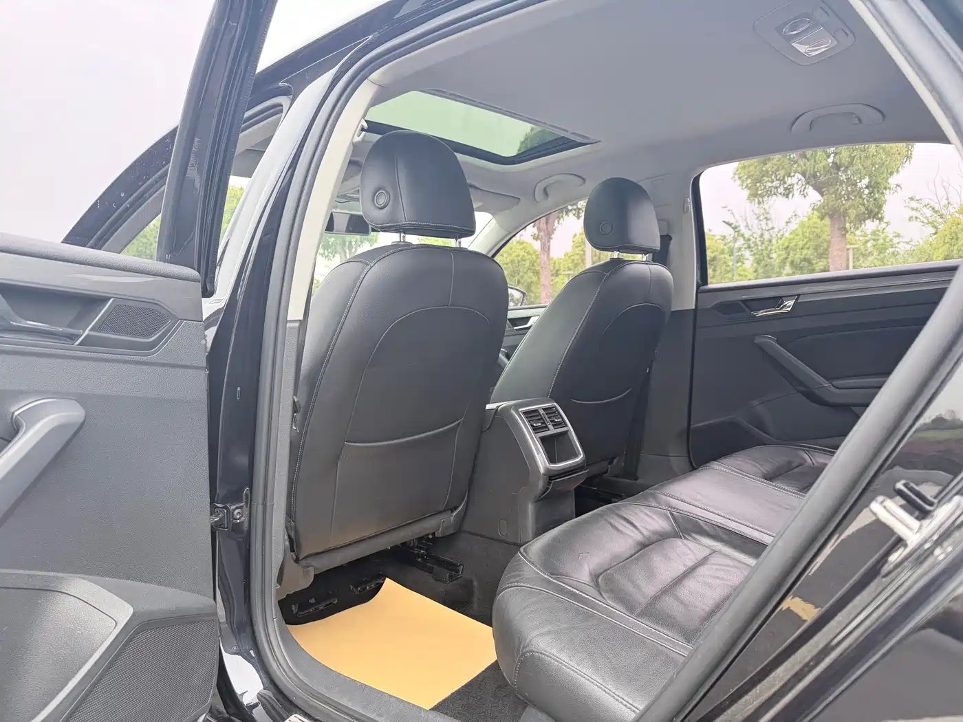 Volkswagen Passat 2017 330TSI DSG Prestige фото 7