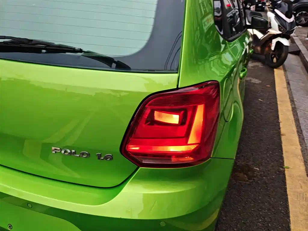 Volkswagen Polo 2014 1.6L Automatic Comfort Edition фото 8
