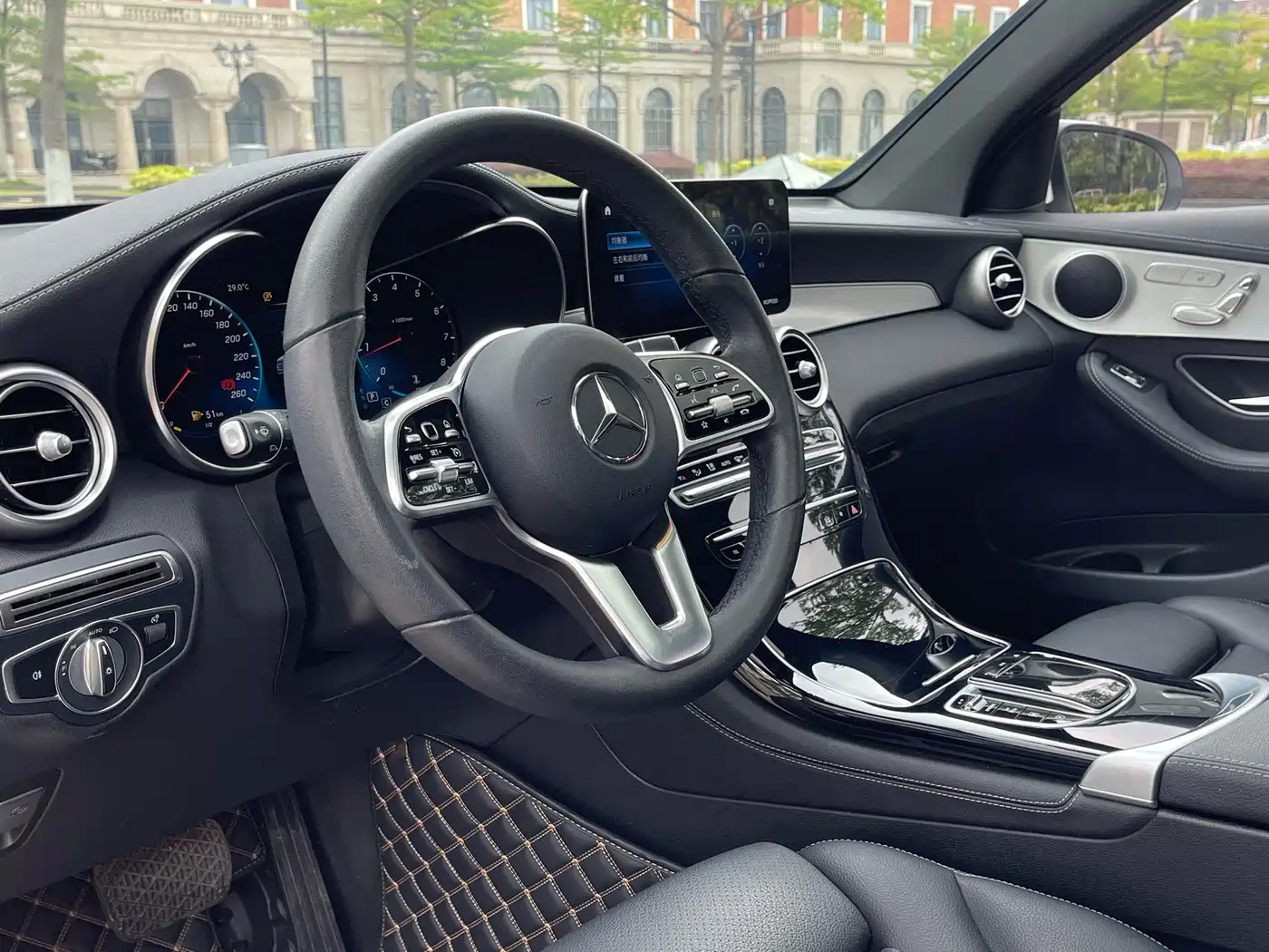 Mercedes-Benz GLC 2021 GLC 260 L 4MATIC Sporty фото 24