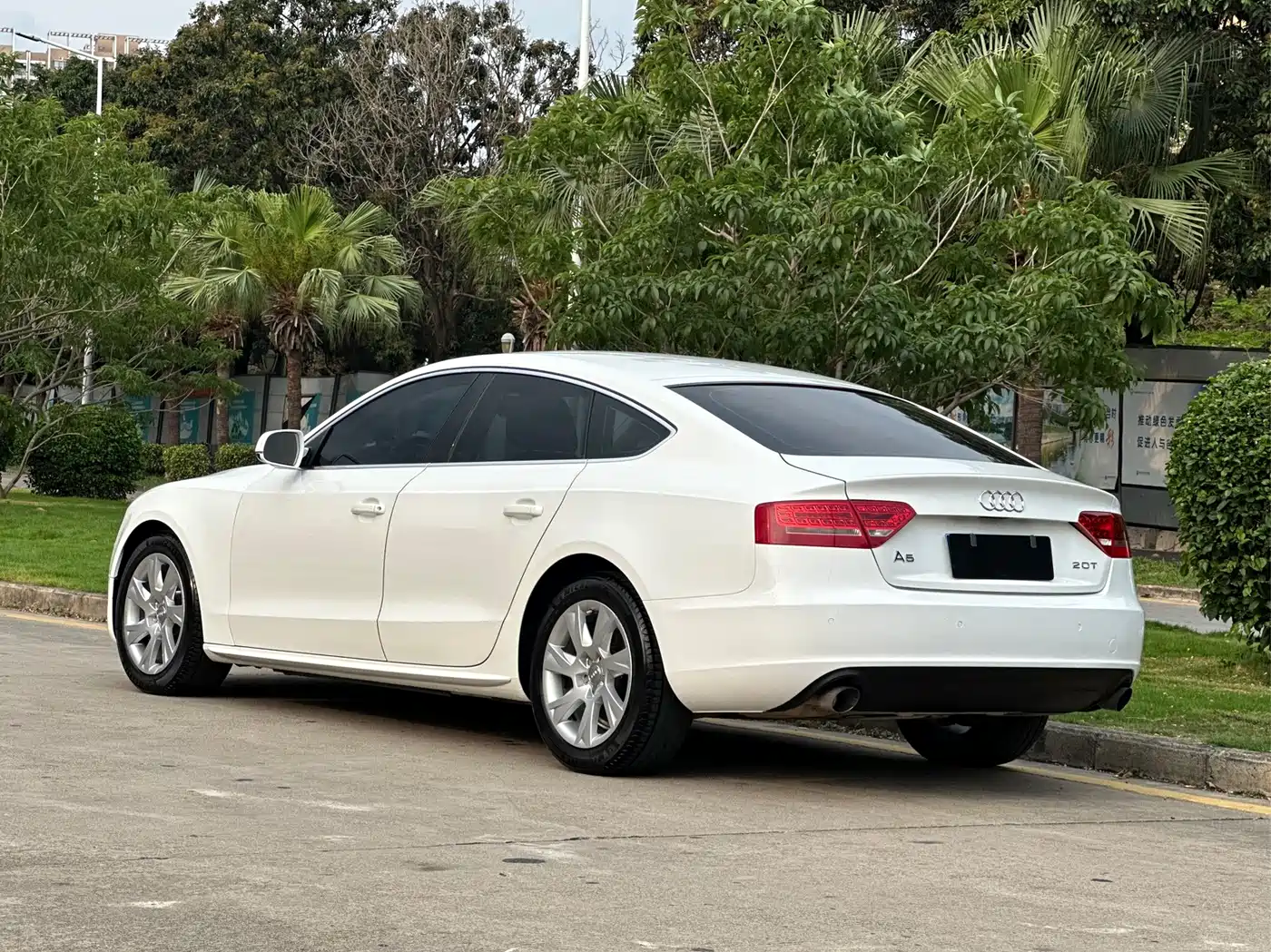 Audi A5 (Import) 2010 2.0TFSI Sportback Comfort фото 7