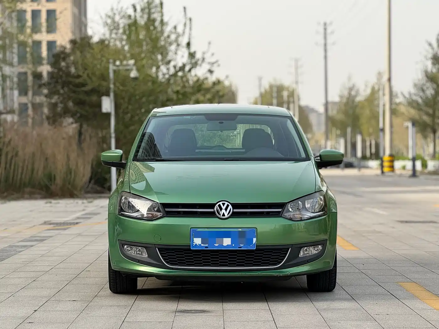 Volkswagen Polo 2014 1.4L Automatic Luxury Edition фото 2