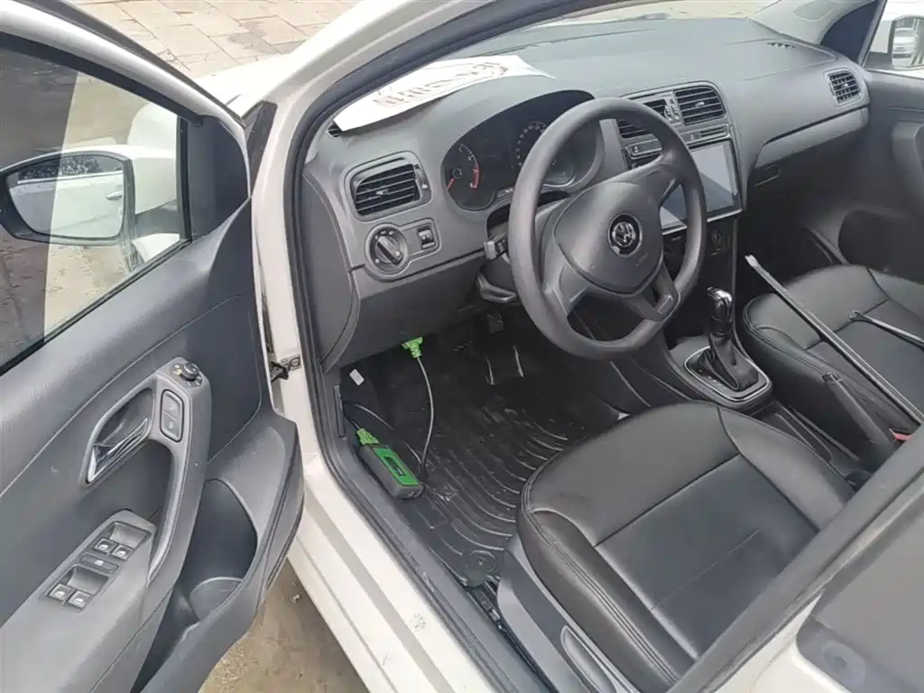 Volkswagen Polo 2018 1.5L Auto Safe Drive фото 16