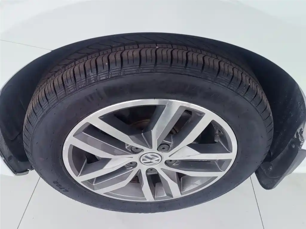 Volkswagen Golf 2016 230TSI Automatic Luxury фото 23