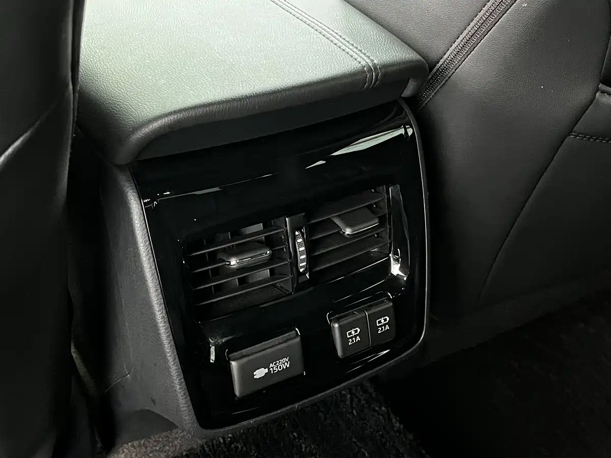 Toyota Avalon 2022 Hybrid 2.5L Limited Flagship Edition фото 26