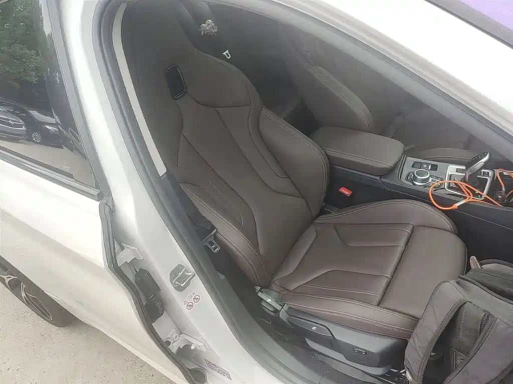 BMW 1 Series 2022 125i M Sport Shadow Edition фото 25