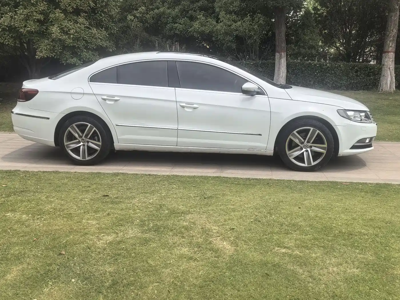 Volkswagen FAW-Volkswagen CC 2016 Model 1.8TSI Premium фото 4