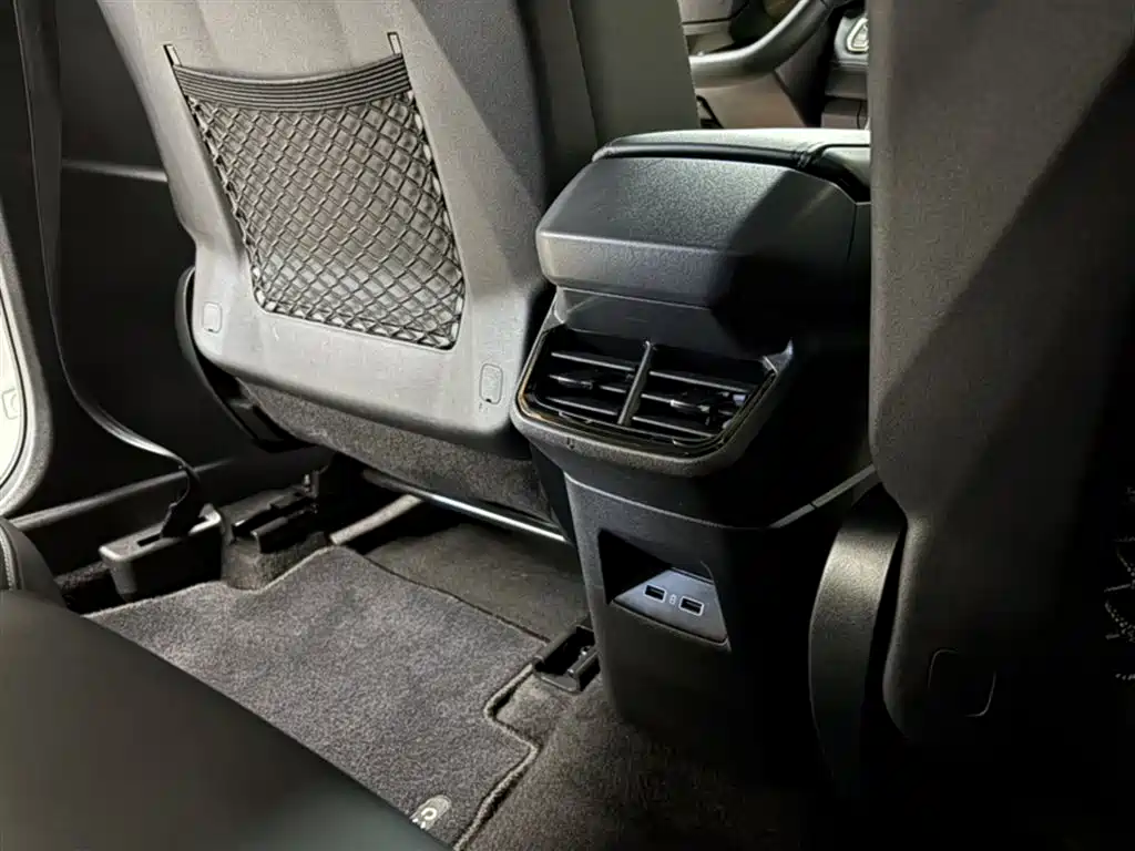 Lynk & Co 06 2023 Remix 1.5T Power Pro фото 16