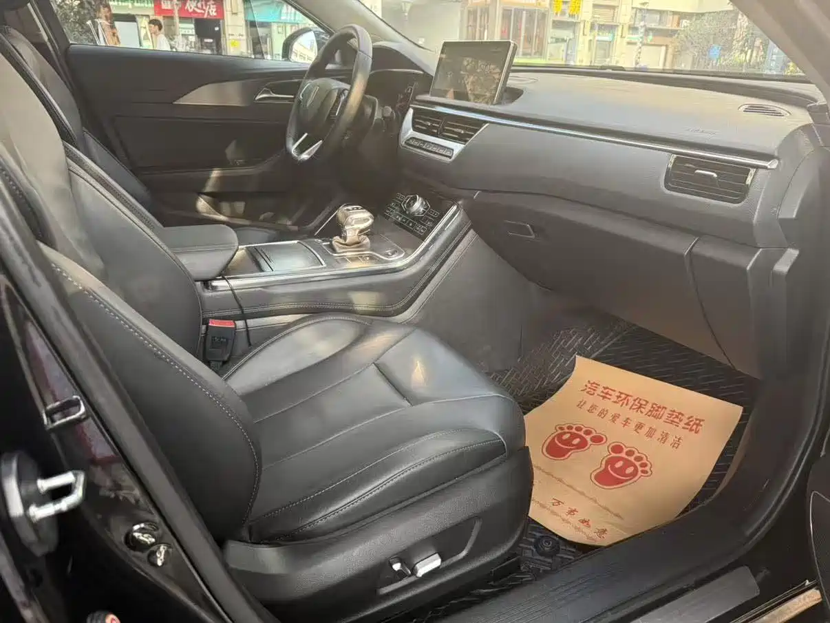 Hongqi H5 2022 Classic 1.8T Auto Smart Connect Flagship Enjoyment Edition фото 8