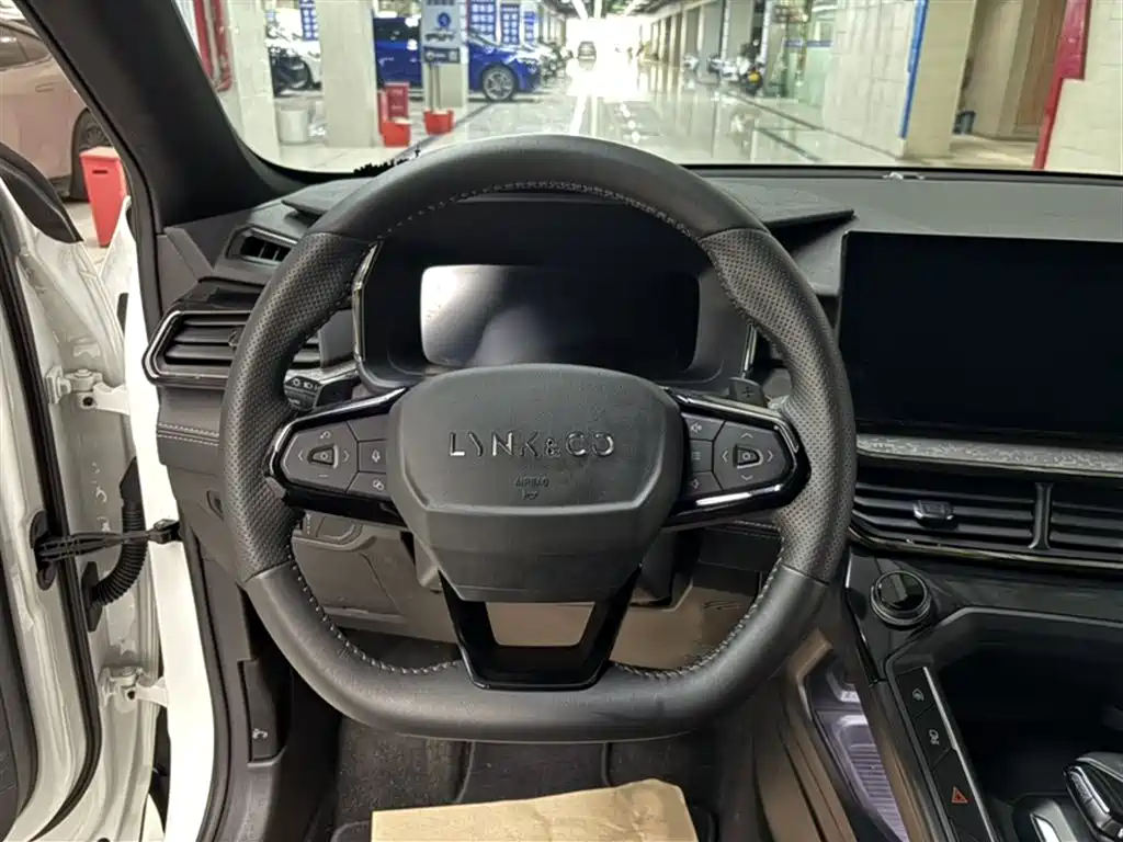 Lynk & Co 06 2023 Remix 1.5T Power Pro фото 15