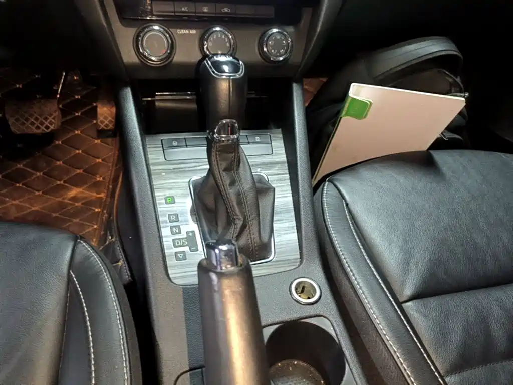 Škoda Octavia 2016 TSI280 DSG Smart Edition фото 13