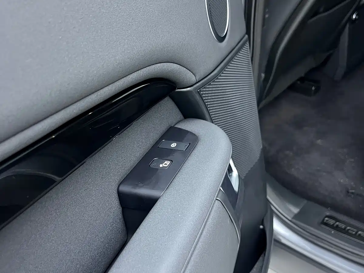 Land Rover Discovery 2020 3.0 SC V6 SE фото 17
