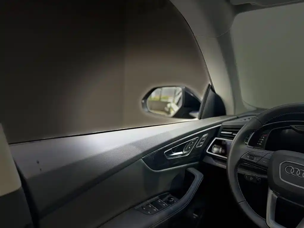 Audi Q8 2024 55 TFSI Luxury Sport фото 13