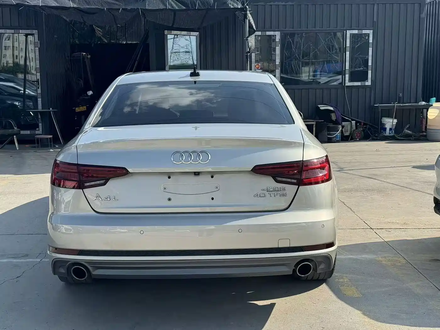 Photo 4 - Audi A4L