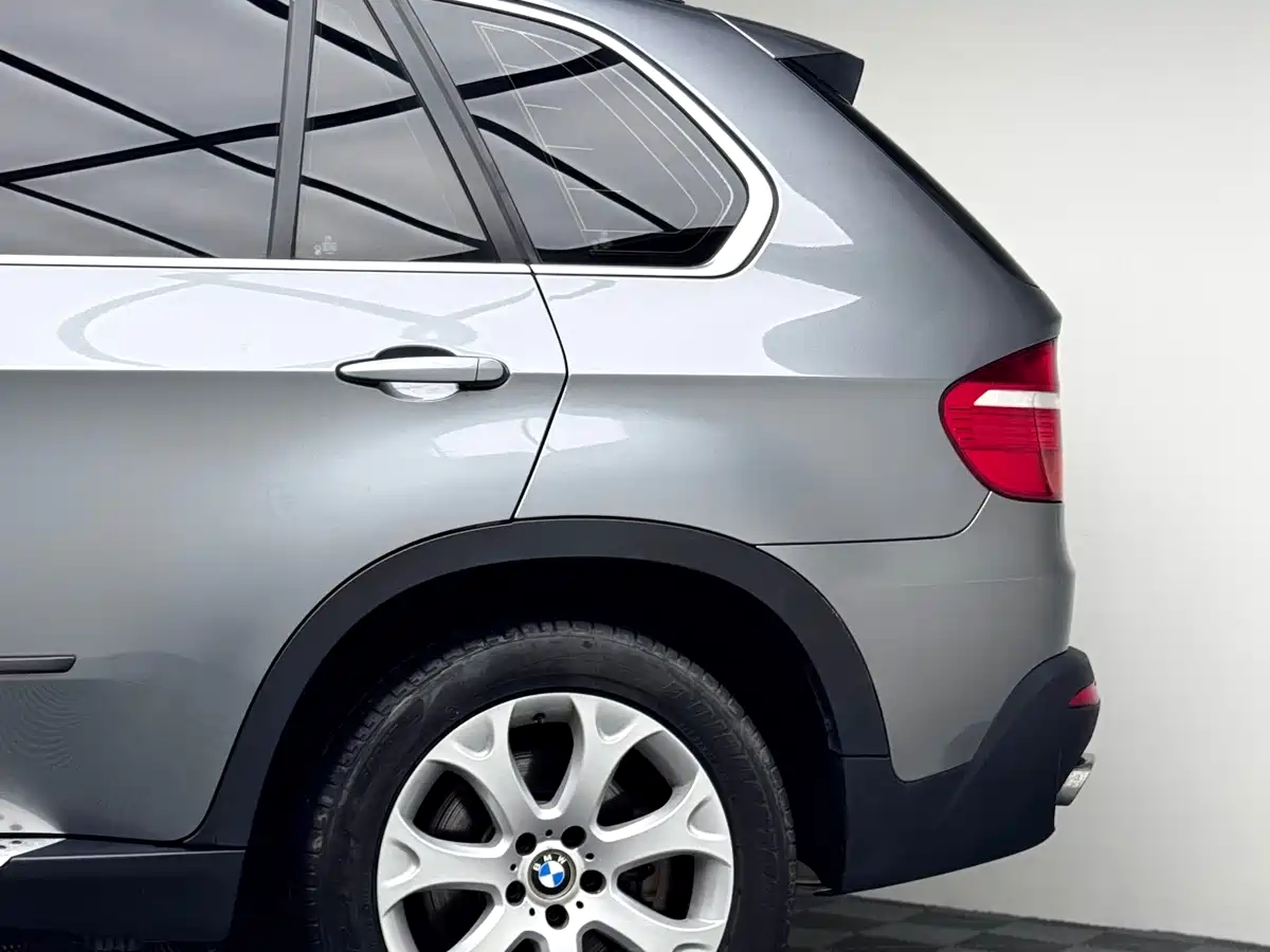 BMW X5 (Import) 2008 Model xDrive48i Luxury Type фото 4