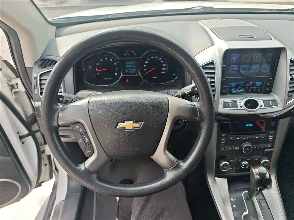 Chevrolet Captiva 2017 2.4L 2WD Luxury Edition 7-Seater фото 10