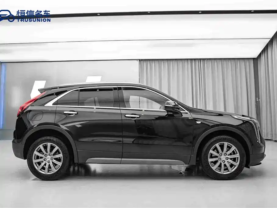 Cadillac XT4 2021 28T FWD Premium Edition фото 4
