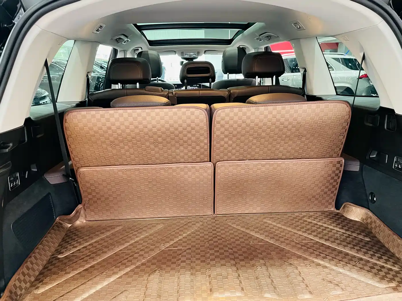 Mercedes-Benz GLS 2023 GLS 450 4MATIC Fashion Edition фото 23