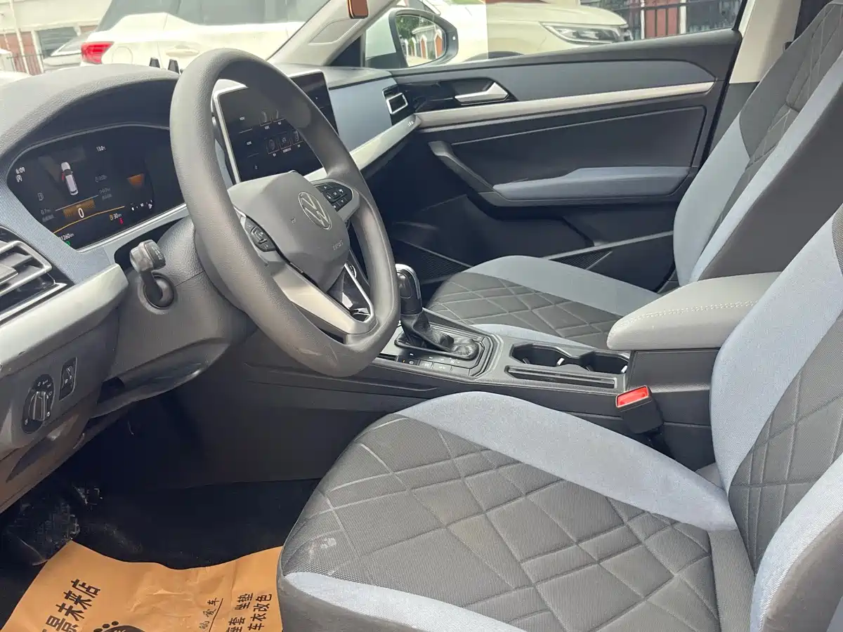 Volkswagen Lavida 2023 1.5L Auto Luxury Edition фото 15