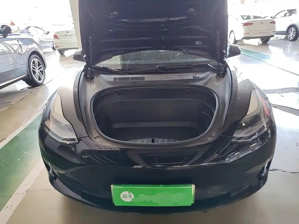 Фото 20 - Tesla Model 3