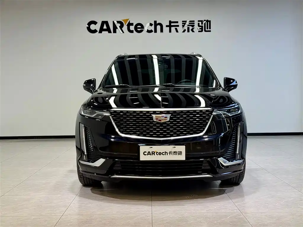 CADILLAC XT6