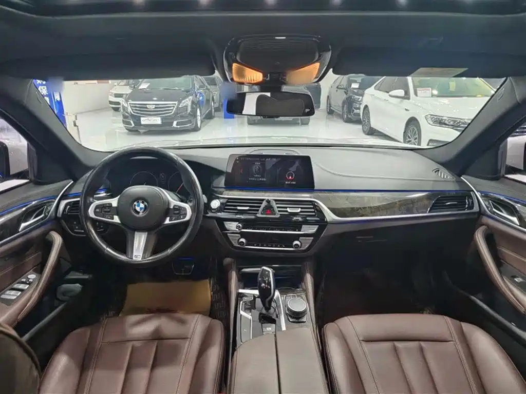 BMW 5 Series 2019 525Li M Sport Package фото 8