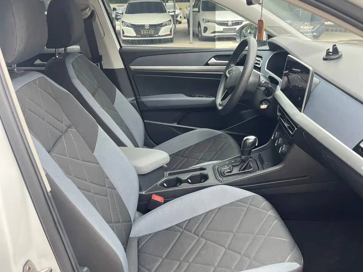 Volkswagen Lavida 2023 1.5L Auto Luxury Edition фото 8