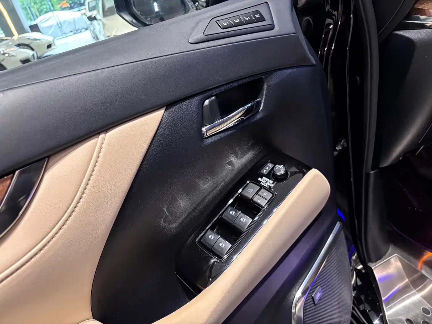 Toyota Alphard 2018 3.5L Premium фото 15