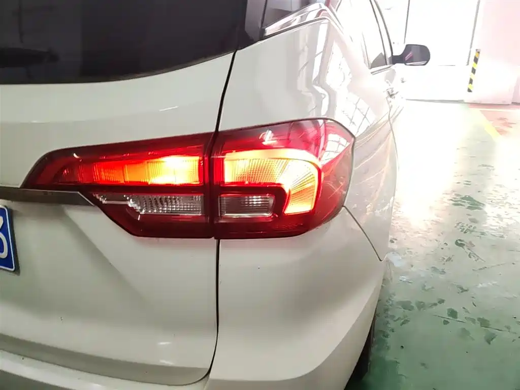 Haval M6 2018 Facelift 1.5T DCT 2WD Elite Edition фото 8